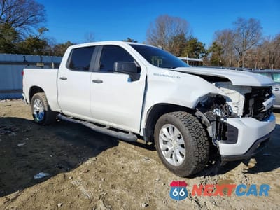 Czwarte zdjęcie samochodu z boku: 2021 CHEVROLET SILVERADO K1500 CUSTOM VIN:1GCPYBEK4MZ398151 - miniatura