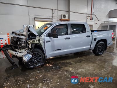 2018 TOYOTA TUNDRA CREWMAX SR5 5TFDY5F17JX708441 - główne zdjęcie licytacji z USA - miniatura