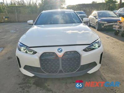 Piąte zdjęcie samochodu w środku: 2024 BMW I4 EDRIVE 35 VIN:WBY43AW04RFS05402 - miniatura