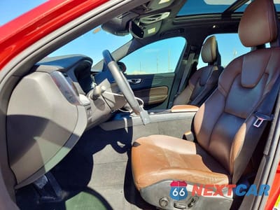 Zdjęcie 7 z 12 samochodu: 2018 VOLVO XC60 T5 MOMENTUM VIN:YV4102RK7J1089076 - miniatura