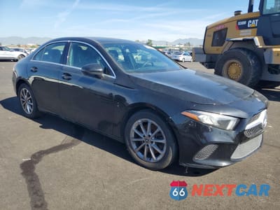 Czwarte zdjęcie samochodu z boku: 2020 MERCEDES-BENZ A 220 VIN:W1K3G4EB2LW044311 - miniatura