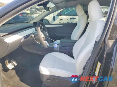 Zdjęcie 7 z 14 samochodu: 2025 TESLA MODEL Y VIN:7SAYGDEF0SA340790 - miniatura