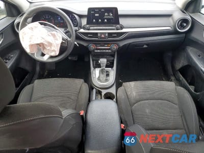 Zdjęcie 8 z 12 samochodu: 2019 KIA FORTE FE VIN:3KPF24AD7KE099391 - miniatura