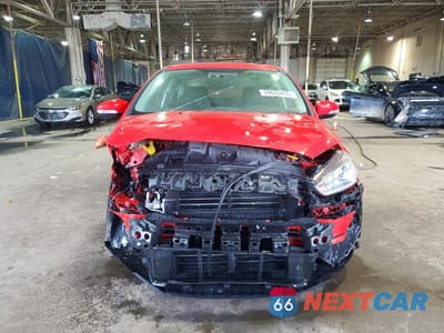 Piąte zdjęcie samochodu w środku: 2015 FORD FOCUS SE VIN:1FADP3F26FL333890 - miniatura