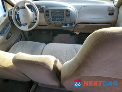 Zdjęcie 8 z 14 samochodu: 1998 FORD EXPEDITION VIN:1FMPU18L5WLC17571 - miniatura