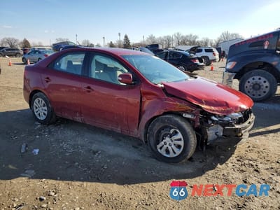 Czwarte zdjęcie samochodu z boku: 2010 KIA FORTE EX VIN:KNAFU4A23A5826882 - miniatura