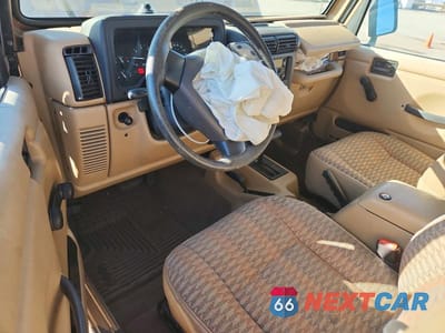 Zdjęcie 8 z 13 samochodu: 1999 JEEP WRANGLER / TJ SPORT VIN:1J4FY19S0XP407289 - miniatura