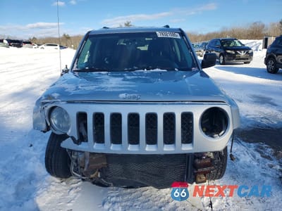 Piąte zdjęcie samochodu w środku: 2011 JEEP PATRIOT SPORT VIN:1J4NF1GB4BD202461 - miniatura
