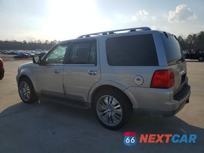 Drugie zdjęcie samochodu z przodu: 2004 LINCOLN NAVIGATOR VIN:5LMFU28R34LJ15220 - miniatura