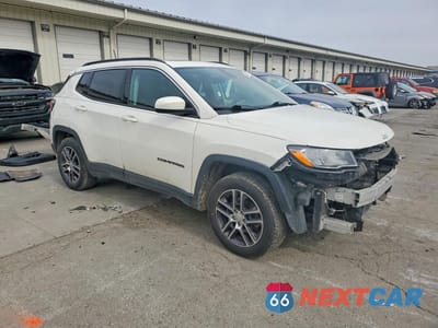 Czwarte zdjęcie samochodu z boku: 2018 JEEP COMPASS LATITUDE VIN:3C4NJCBB4JT420416 - miniatura
