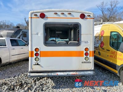 Zdjęcie 6 z 13 samochodu: 2005 FORD E350 SHUTTLE BUS VIN:1FDWE35L85HA30464 - miniatura