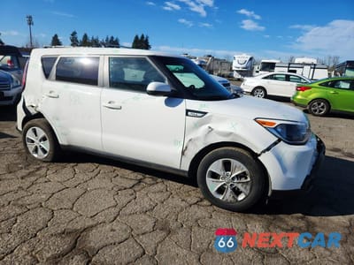 Czwarte zdjęcie samochodu z boku: 2016 KIA SOUL VIN:KNDJN2A24G7357796 - miniatura