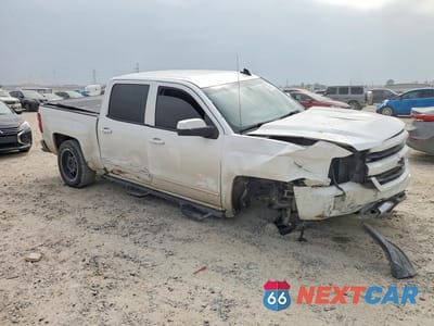 Czwarte zdjęcie samochodu z boku: 2016 CHEVROLET SILVERADO K1500 LT VIN:3GCUKREC6GG321419 - miniatura