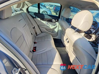 Zdjęcie 10 z 12 samochodu: 2015 MERCEDES-BENZ C 300 VIN:55SWF4JB5FU070327 - miniatura