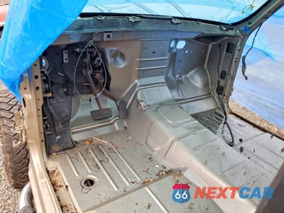 Zdjęcie 8 z 12 samochodu: 2004 CHEVROLET SILVERADO K2500 HEAVY DUTY VIN:1GCHK291X4E134723 - miniatura