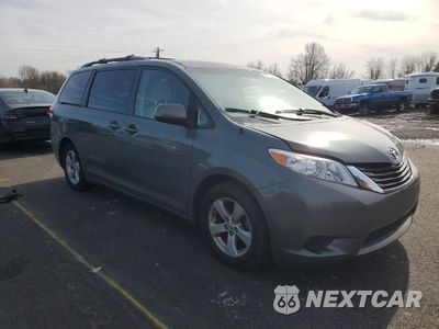 Czwarte zdjęcie samochodu z boku: 2014 TOYOTA SIENNA LE 8-PASSENGER VIN:5TDKK3DC6ES492580 - miniatura