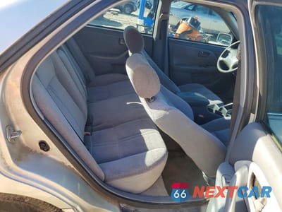 Zdjęcie 10 z 11 samochodu: 2000 TOYOTA CAMRY CE VIN:4T1BG22K9YU002912 - miniatura