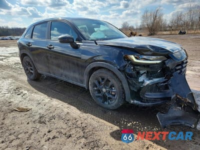 Czwarte zdjęcie samochodu z boku: 2023 HONDA HR-V SPORT VIN:3CZRZ2H56PM723636 - miniatura