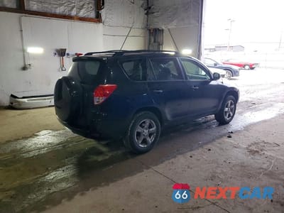 Trzecie zdjęcie samochodu z tyłu: 2006 TOYOTA RAV4 BASE VIN:JTMZD33V365009047 - miniatura