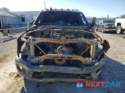 Piąte zdjęcie samochodu w środku: 2019 RAM 3500 LARAMIE VIN:3C63RRJL2KG533117 - miniatura
