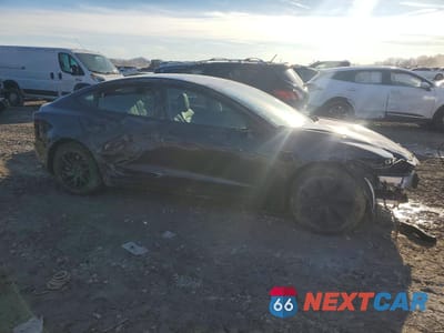 Czwarte zdjęcie samochodu z boku: 2025 TESLA MODEL 3 VIN:5YJ3E1EA8SF065124 - miniatura