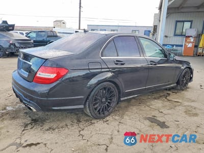 Trzecie zdjęcie samochodu z tyłu: 2012 MERCEDES-BENZ C 250 VIN:WDDGF4HB1CA724715 - miniatura