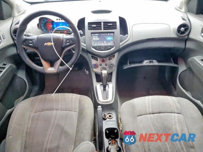 Zdjęcie 8 z 11 samochodu: 2015 CHEVROLET SONIC LT VIN:1G1JC6SB8F4141552 - miniatura