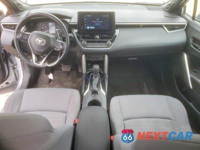 Zdjęcie 8 z 12 samochodu: 2024 TOYOTA COROLLA CROSS SE VIN:7MUFBABG8RV047281 - miniatura