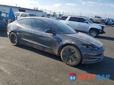 Czwarte zdjęcie samochodu z boku: 2025 TESLA MODEL 3 VIN:5YJ3E1EA1SF908208 - miniatura