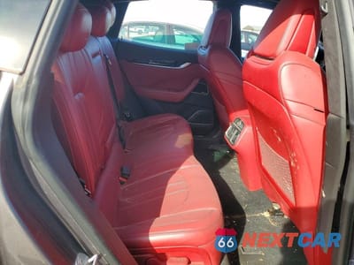 Zdjęcie 11 z 12 samochodu: 2017 MASERATI LEVANTE SPORT VIN:ZN661XUS9HX252150 - miniatura