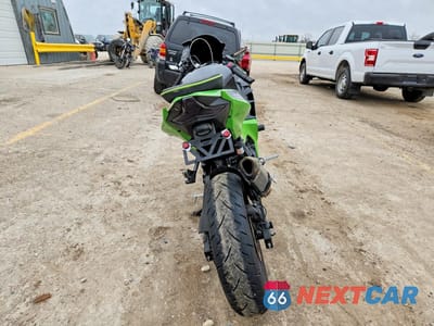 Czwarte zdjęcie samochodu z boku: 2023 KAWASAKI EX400 VIN:JKAEXKG14PDAS5267 - miniatura