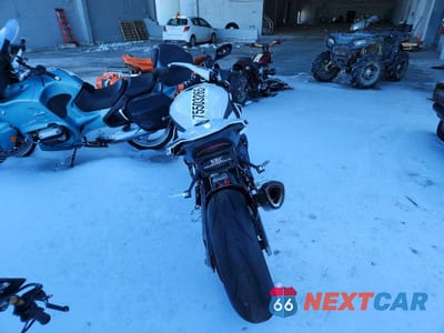 Czwarte zdjęcie samochodu z boku: 2025 BMW S 1000 RR VIN:WB10P2305S6L50496 - miniatura