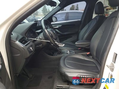 Zdjęcie 7 z 11 samochodu: 2017 BMW X1 XDRIVE28I VIN:WBXHT3C30H5F69002 - miniatura