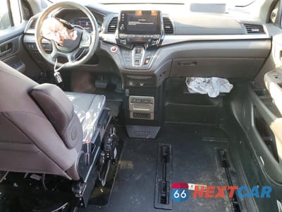 Zdjęcie 8 z 13 samochodu: 2018 HONDA ODYSSEY EX VIN:5FNRL6H58JB084220 - miniatura