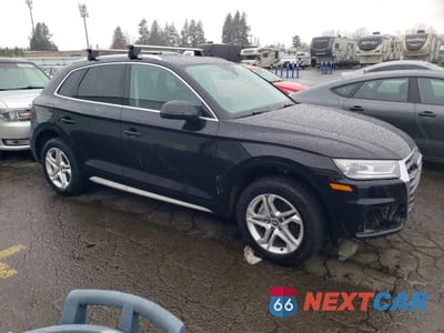 Czwarte zdjęcie samochodu z boku: 2019 AUDI Q5 PREMIUM VIN:WA1ANAFY2K2121431 - miniatura