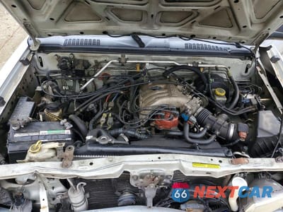 Zdjęcie 12 z 13 samochodu: 2001 NISSAN XTERRA XE-V6 VIN:5N1ED28T11C505612 - miniatura