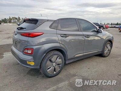 Trzecie zdjęcie samochodu z tyłu: 2020 HYUNDAI KONA ELECTRIC SEL VIN:KM8K23AG5LU076452 - miniatura
