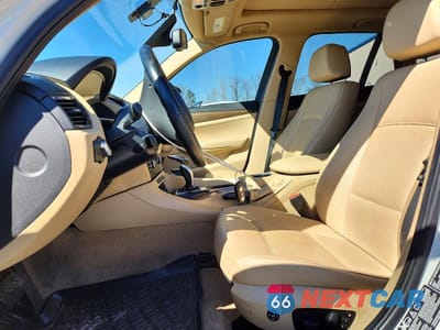Zdjęcie 7 z 13 samochodu: 2014 BMW X1 XDRIVE28I VIN:WBAVL1C5XEVY11175 - miniatura