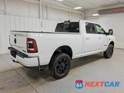 Trzecie zdjęcie samochodu z tyłu: 2024 RAM 2500 LARAMIE VIN:3C6UR5FL9RG330659 - miniatura