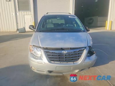 Piąte zdjęcie samochodu w środku: 2005 CHRYSLER TOWN & COUNTRY LIMITED VIN:2C8GP64L15R338343 - miniatura