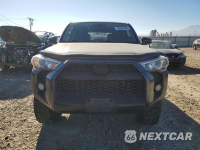 Piąte zdjęcie samochodu w środku: 2016 TOYOTA 4RUNNER SR5/SR5 PREMIUM VIN:JTEBU5JR2G5359401 - miniatura