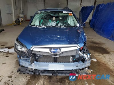 Piąte zdjęcie samochodu w środku: 2019 SUBARU FORESTER PREMIUM VIN:JF2SKAEC9KH429588 - miniatura