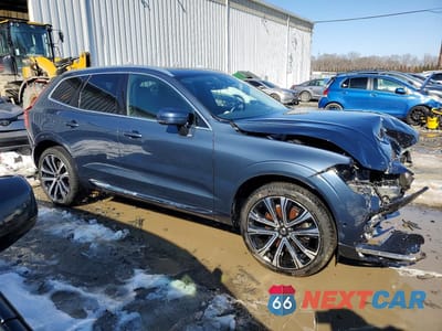 Czwarte zdjęcie samochodu z boku: 2023 VOLVO XC60 ULTIMATE VIN:YV4062RA0P1197663 - miniatura