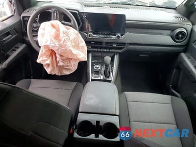 Zdjęcie 8 z 11 samochodu: 2026 CHEVROLET COLORADO VIN:1GCPTBEK1T1154145 - miniatura