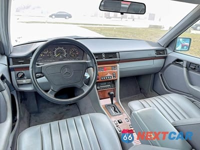 Zdjęcie 9 z 10 samochodu: 1995 MERCEDES-BENZ E 320 VIN:WDBEA92E2SF296279 - miniatura