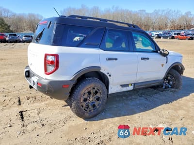 Trzecie zdjęcie samochodu z tyłu: 2025 FORD BRONCO SPORT BADLANDS VIN:3FMCR9DA0SRF36942 - miniatura