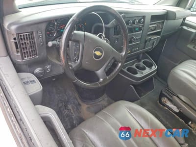 Zdjęcie 8 z 14 samochodu: 2021 CHEVROLET EXPRESS G2500 VIN:1GCWGAFP2M1302258 - miniatura