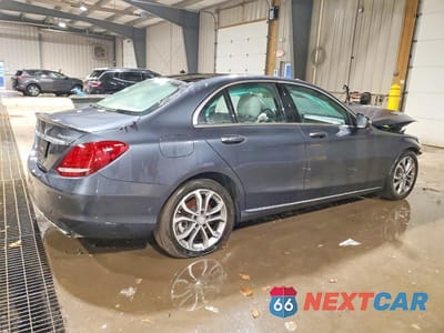 Trzecie zdjęcie samochodu z tyłu: 2016 MERCEDES-BENZ C 300 4MATIC VIN:55SWF4KB7GU126414 - miniatura