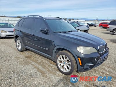 Czwarte zdjęcie samochodu z boku: 2011 BMW X5 XDRIVE35I VIN:5UXZV4C50BL413219 - miniatura