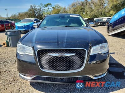 Piąte zdjęcie samochodu w środku: 2017 CHRYSLER 300C VIN:2C3CCAEG2HH516582 - miniatura